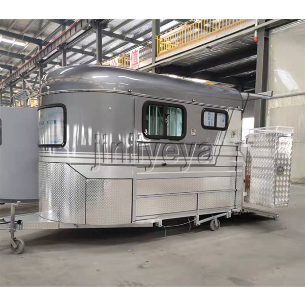 福建圆头马车